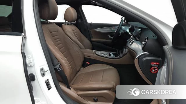 Mercedes-Benz E-Class W213 2021 Белый из Кореи, фото 2