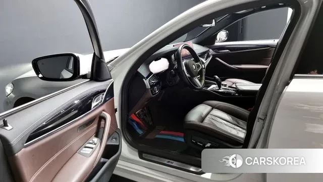 BMW 5 Series (G30) id 2901456 из Кореи 2