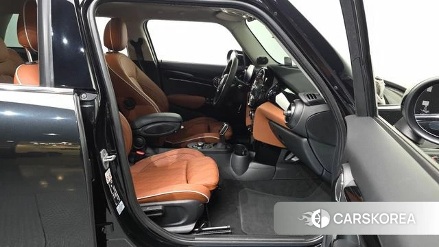 Mini Cooper S 2024 Черный из Кореи, фото 2