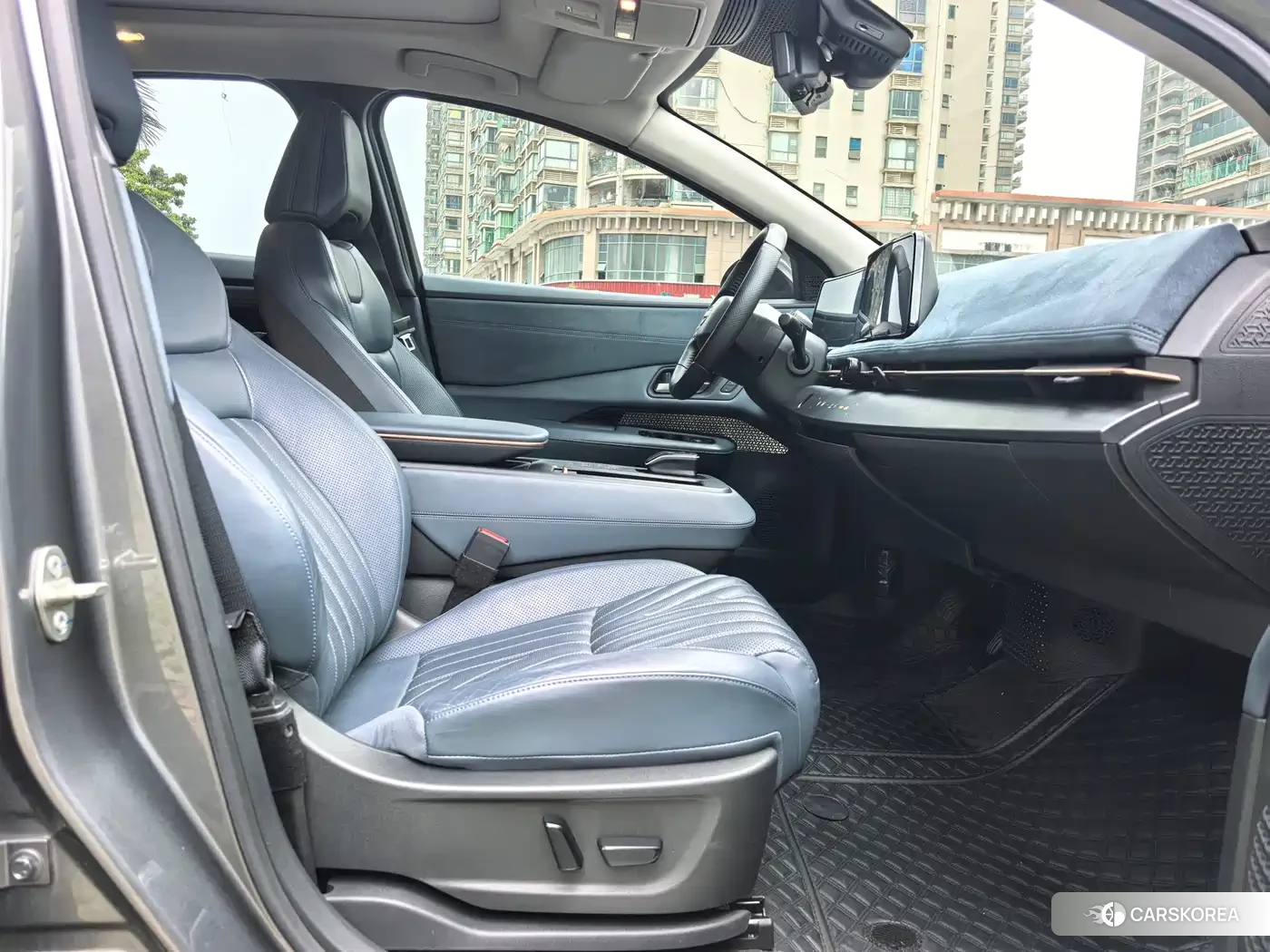 Nissan Ariya 2022 Silver/gray из Китая, фото 2