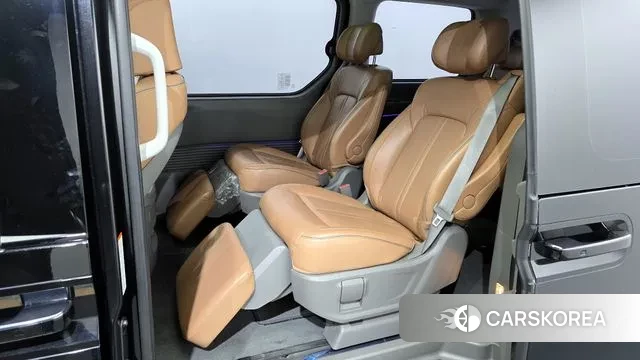 Hyundai Staria 2023 Черный из Кореи, фото 2