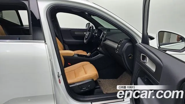 Volvo XC40 2022 Белый из Кореи, фото 2