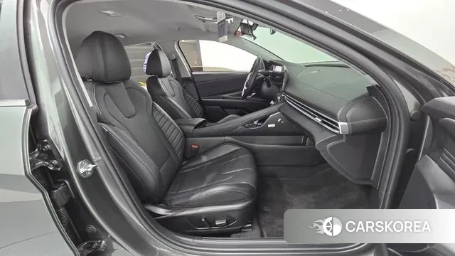 Hyundai The New Avante (CN7) 2023 Серый из Кореи, фото 2