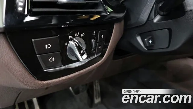 BMW 5 Series (G30) 2018 Серебристо-серый из Кореи, фото 2