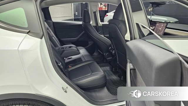 Tesla Model Y 2023 Белый из Кореи, фото 2