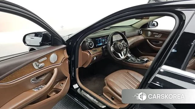 Mercedes-Benz E-Class W213 2019 Черный из Кореи, фото 2