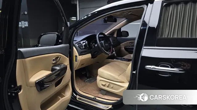 Kia The New Carnival 2019 Черный из Кореи, фото 2