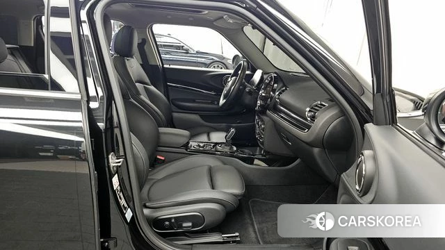 Mini Cooper Clubman 2023 Черный из Кореи, фото 2