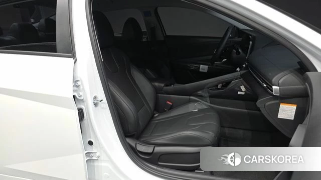 Hyundai The New Avante Hybrid (CN7) 2025 Белый из Кореи, фото 2