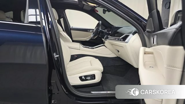 BMW X6 (G06) 2025 Черный из Кореи, фото 2