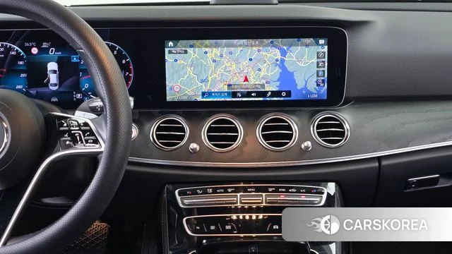 Mercedes-Benz E-Class W213 2023 Белый из Кореи, фото 2