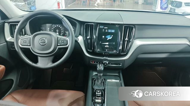 Volvo XC60 2018 Белый из Китая, фото 2
