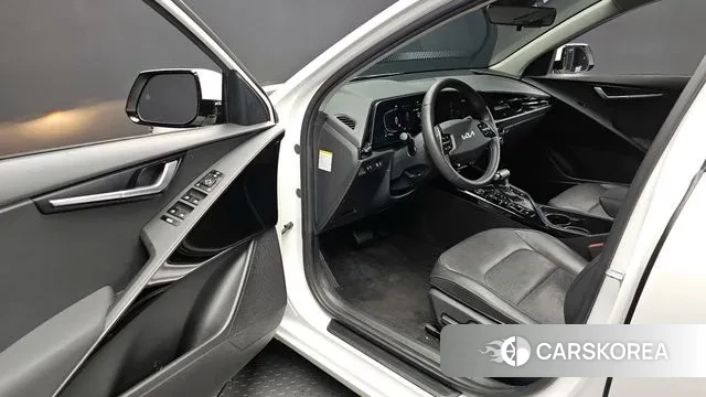 Kia Di Ol Nu Niro 2022 Белый из Кореи, фото 2