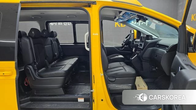 Hyundai Staria 2025 Желтый из Кореи, фото 2