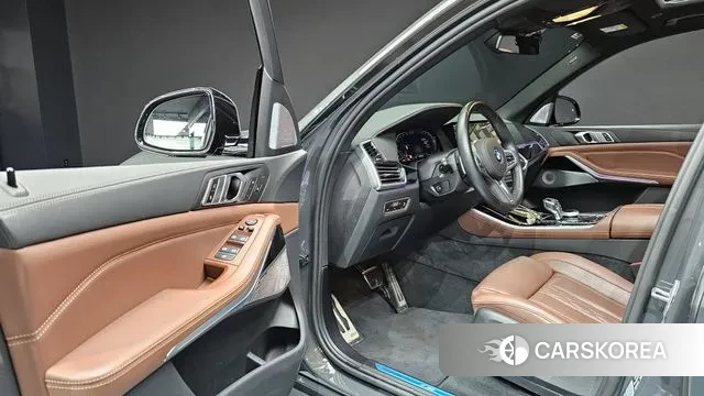 BMW X5 (G05) 2023 Серебристо-серый из Кореи, фото 2