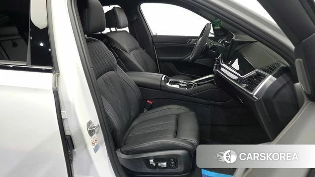 BMW X6 (G06) 2023 Белый из Кореи, фото 2