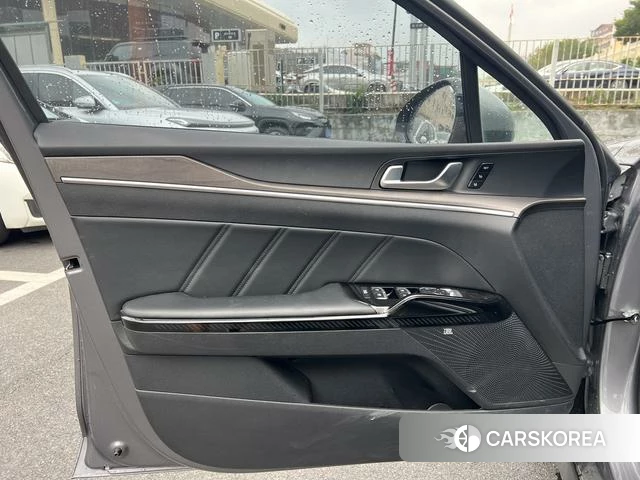Kia K5 2022 Темно-серый из Китая, фото 2