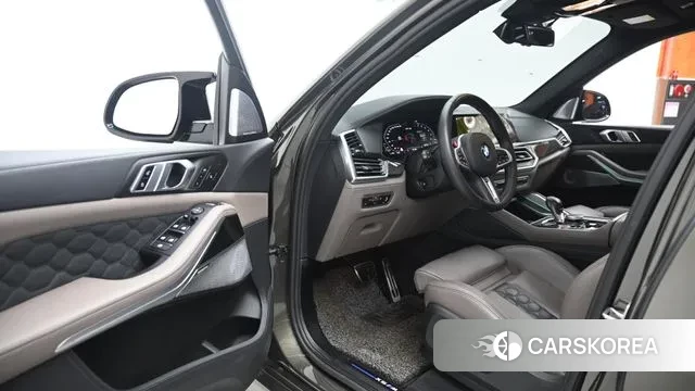 BMW X5M (G05) 2022 Коричневый из Кореи, фото 2