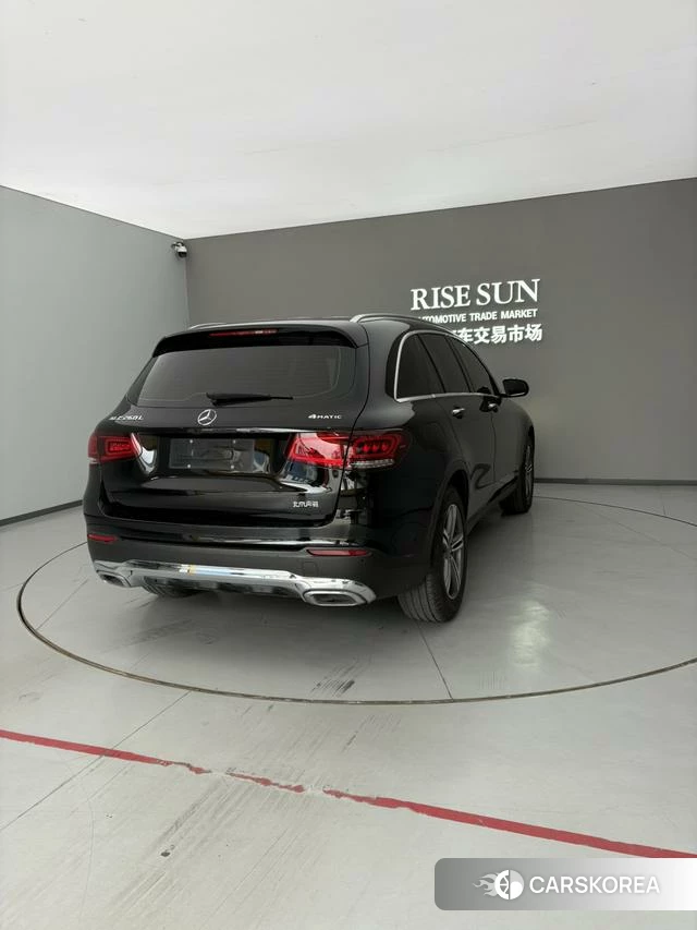Mercedes-Benz GLC 2021 Черный из Китая, фото 2