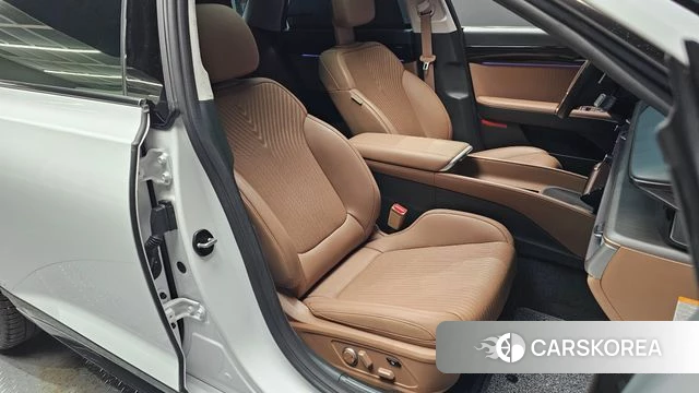 Hyundai Grandeur Hybrid (GN7) 2023 Белый из Кореи, фото 2