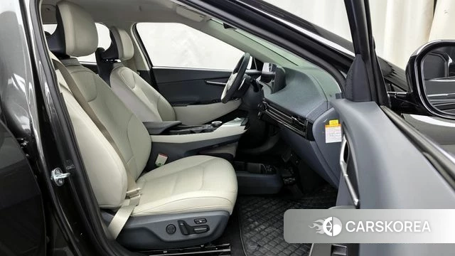 Kia EV6 2023 Серый из Кореи, фото 2