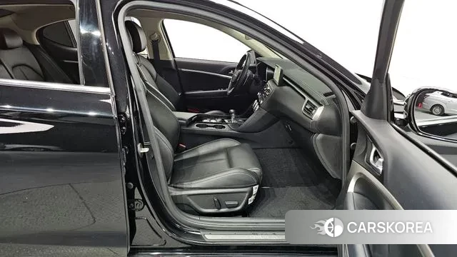 Genesis The New G70 id 3478879 из Кореи 2