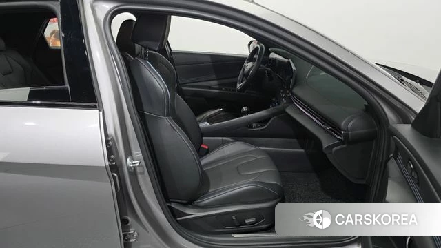 Hyundai Avante (CN7) 2023 Серебристо-серый из Кореи, фото 2