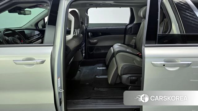 Kia The New Carnival 4th Generation 2024 Светло-серебряный цвет из Кореи, фото 2