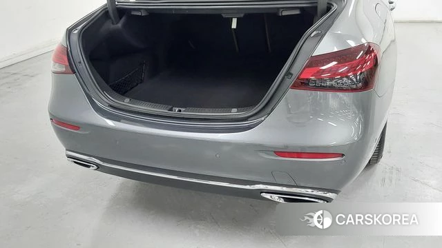 Mercedes-Benz E-Class W213 2022 Серый из Кореи, фото 2