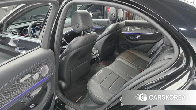 Mercedes-Benz E-Class W213 2021 Черный из Кореи, фото 2