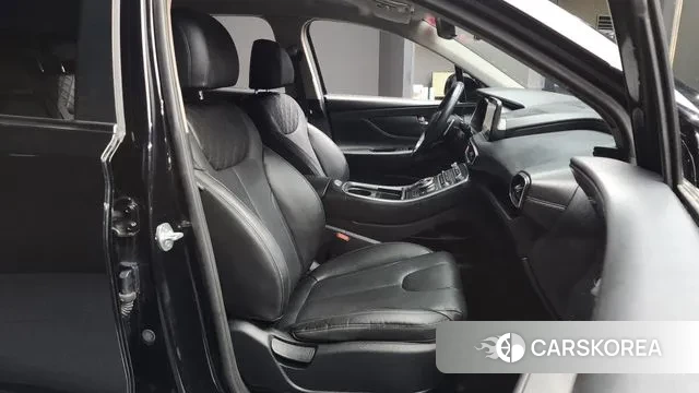 Hyundai The New Santa Fe 2021 Черный из Кореи, фото 2