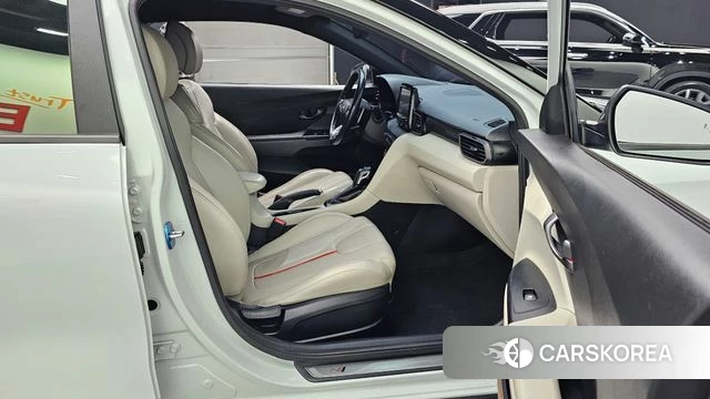 Hyundai Veloster (JS) 2018 Белый из Кореи, фото 2