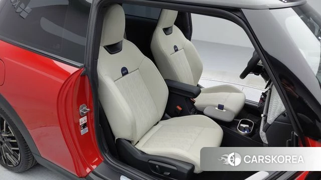 Mini Cooper S 4th Generation 2025 Красный из Кореи, фото 2