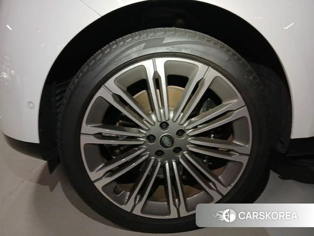 Land Rover Range Rover 5th Generation 2024 Белый из Кореи, фото 2