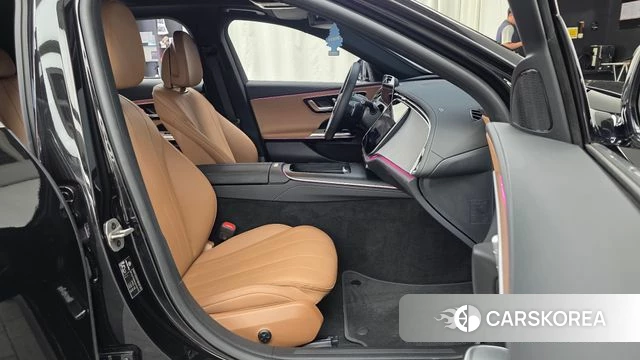 Mercedes-Benz E-Class W214 2025 Черный из Кореи, фото 2