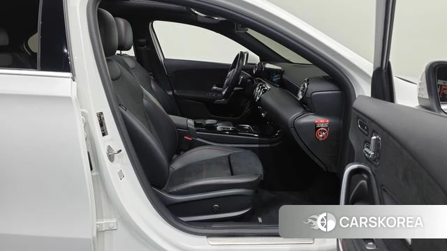 Mercedes-Benz A-Class W177 2022 Белый из Кореи, фото 2