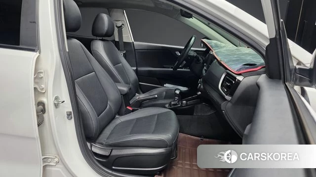 Kia Stonic 2018 Белый из Кореи, фото 2