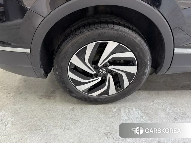 Volkswagen Tiguan L 2023 Черный из Китая, фото 2