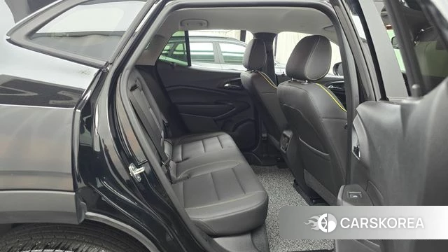 Chevrolet (GM Daewoo) Trax Crossover 2023 Черный из Кореи, фото 2