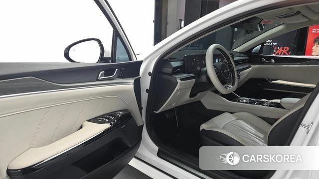 Kia The New K5 3rd generation 2024 Белый из Кореи, фото 2