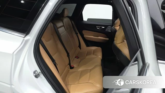 Volvo XC60 second Generation 2020 Белый из Кореи, фото 2