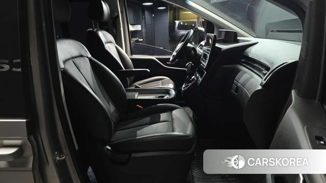 Hyundai Staria 2023 Серебряный из Кореи, фото 2