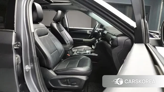 Ford Explorer 6th Generation 2022 Серый из Кореи, фото 2