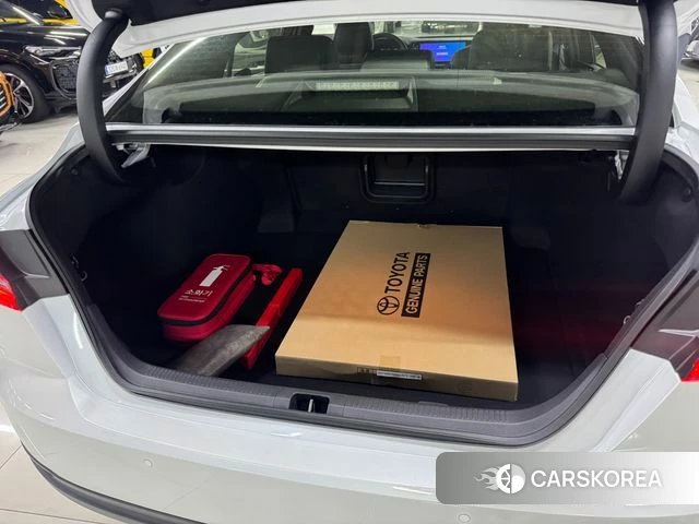 Toyota Camry (XV80) 2026 Белый из Кореи, фото 2