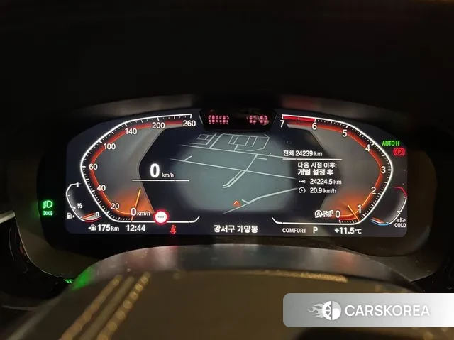 BMW 5 Series (G30) 2023 Белый из Кореи, фото 2