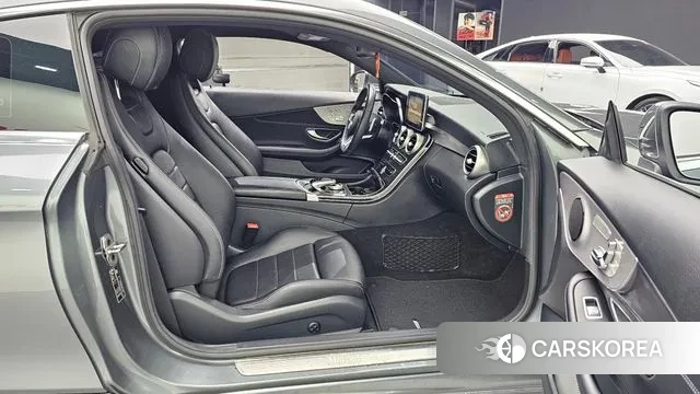 Mercedes-Benz C-Class W205 2018 Серый из Кореи, фото 2