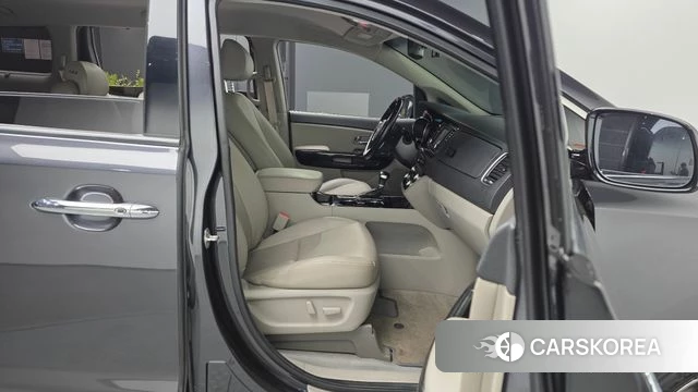 Kia The New Carnival 2018 Серый из Кореи, фото 2