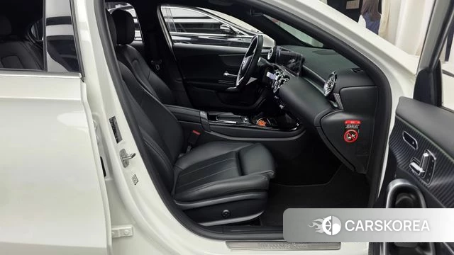 Mercedes-Benz A-Class W177 2024 Белый из Кореи, фото 2