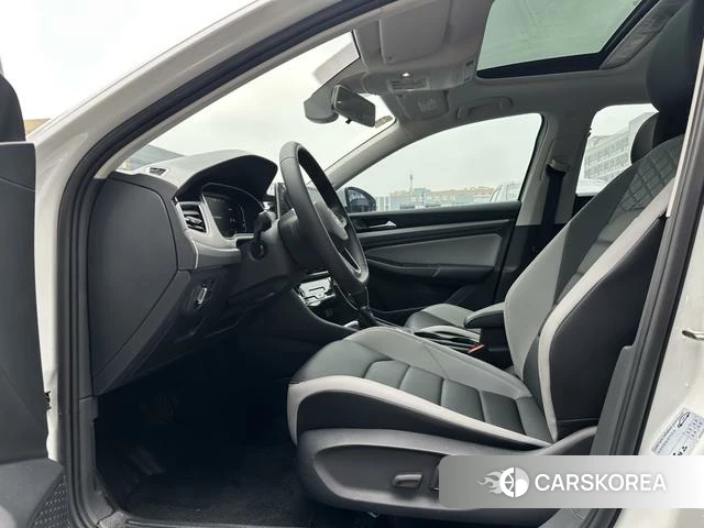 Volkswagen Bora 2025 Белый из Китая, фото 2