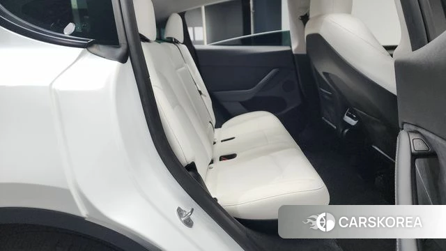 Tesla Model Y 2025 Белый из Кореи, фото 2